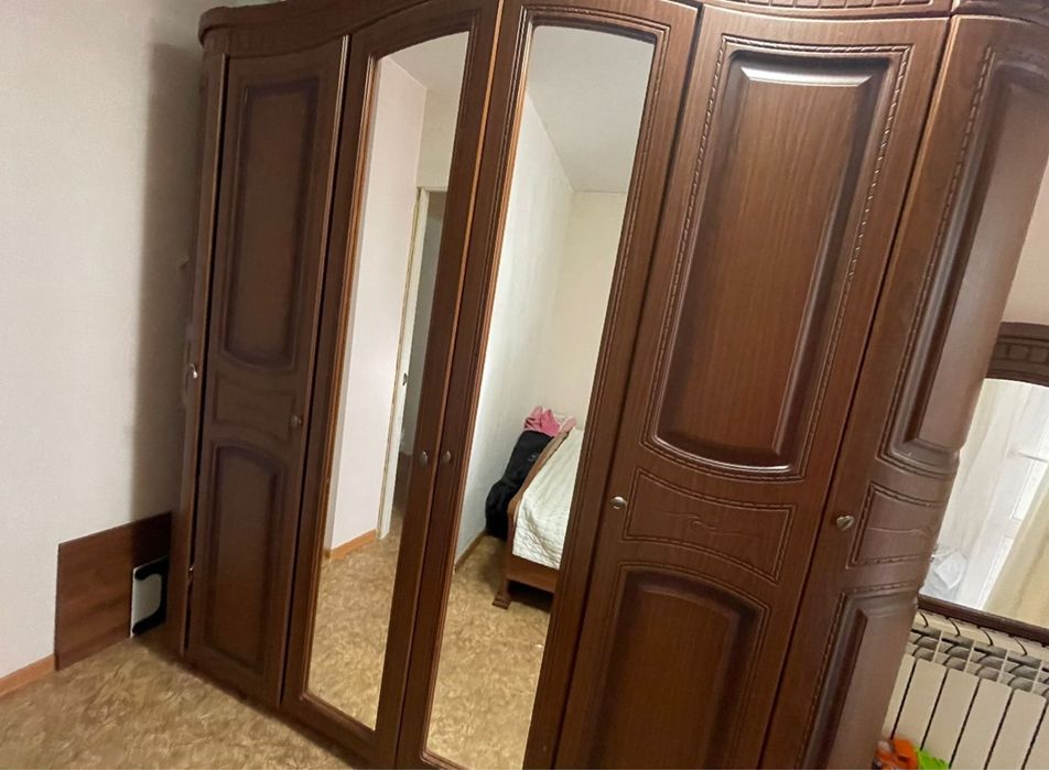 Спальный гарнитур