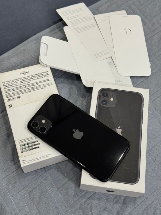 Продам айфон 11-