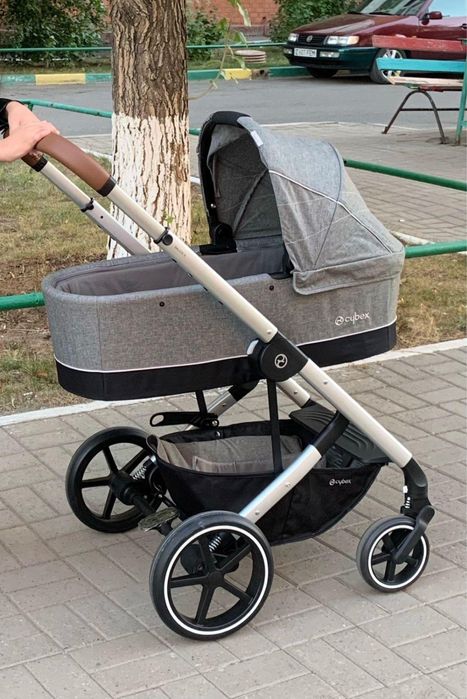 Продам коляску Cybex