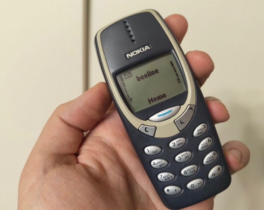 Nokia 8900 i и 3310