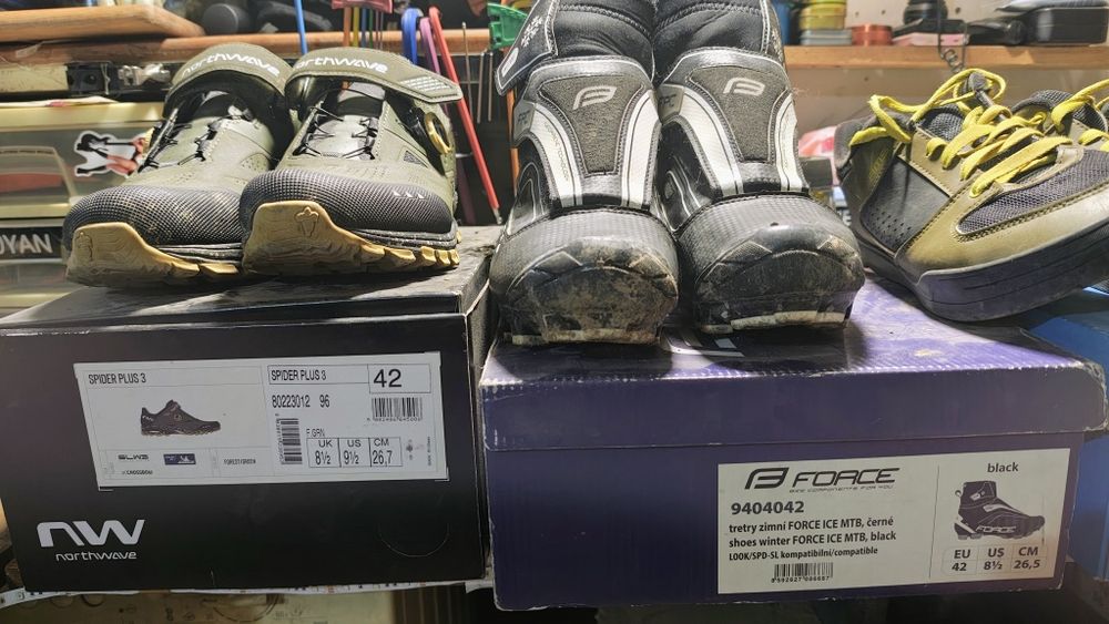 Обувки и педали за велосипед(всичко)