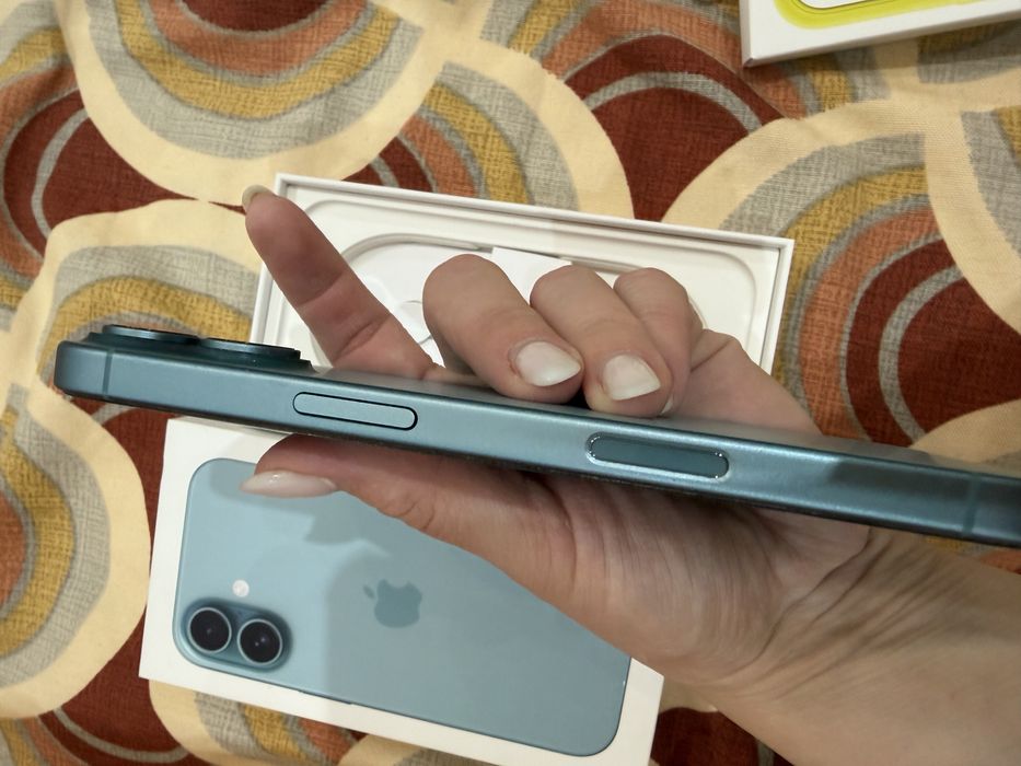 Iphone 16, 256 GB + чехол оригинал