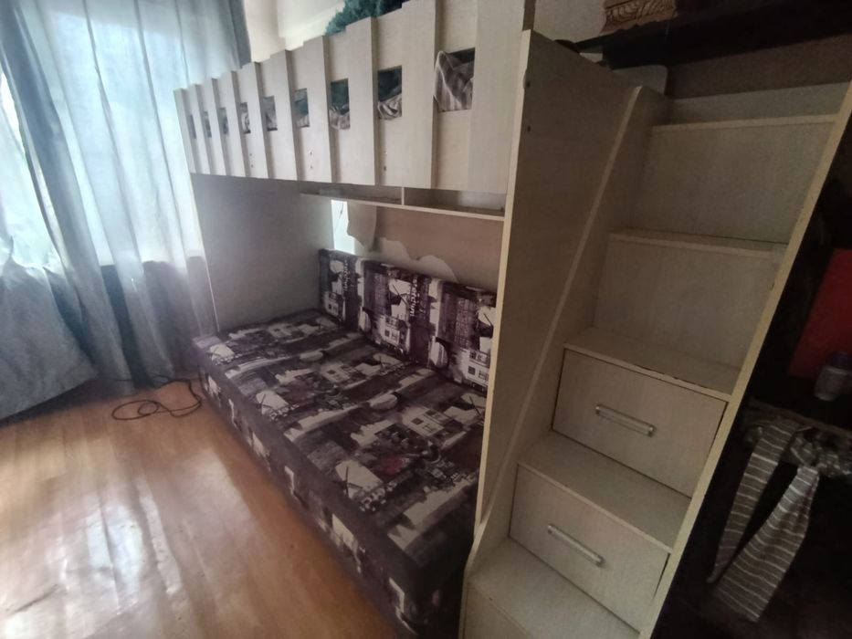 Продам двухяростную кровать