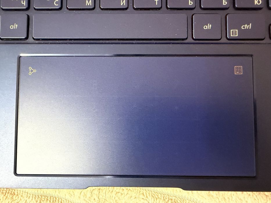 ASUS ZenBook 14" UX433FAC