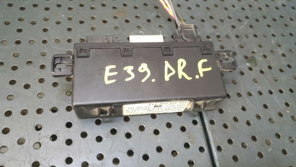 Modul inchidere centralizata dreapta fata bmw seria 5 e39 9042559 689667