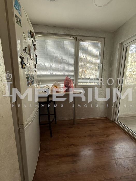 Дава се под наем Четиристаен апартамент в Варна, Базар Левски - 100 кв.м за 816 € - Снимка #2