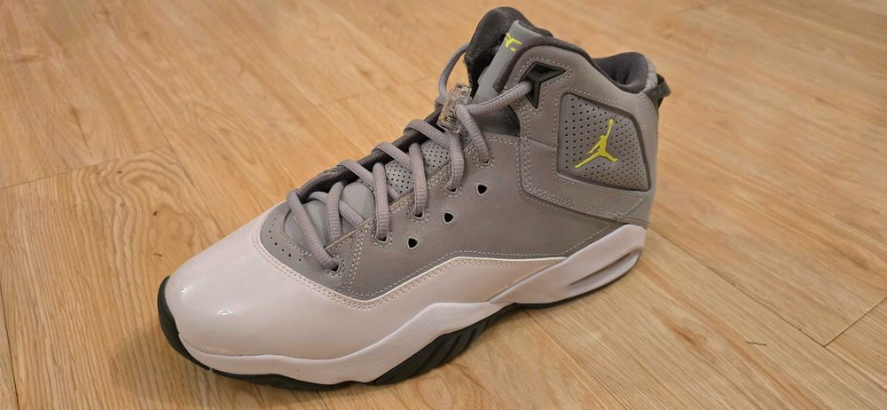 Adidasi Jordan B'Loyal Wolf nr. 43