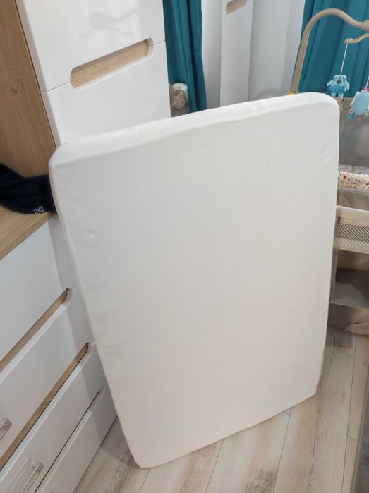 Pătuț bebeluși pe două nivele cu saltea de cocos specială