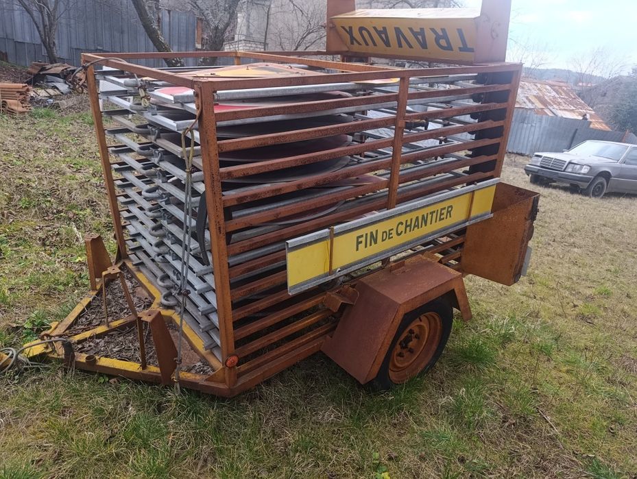 Ремарке с пътна сигнализация