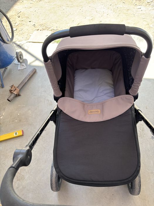 Бебешка количка и столче за кола