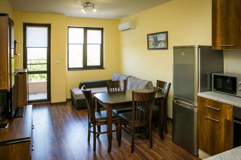 Дава се под наем Двустаен апартамент в Пловдив, Христо Смирненски - 72 кв.м за 350 € - Снимка #2