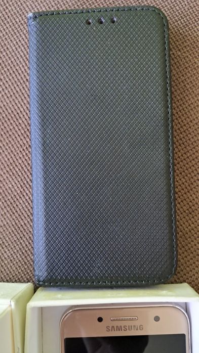 Продавам Samsung Galaxy A3 от 2017г.

Изключително запазен, като нов.