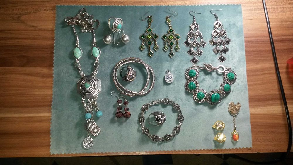 Бижутерия (кольца, серьги, браслеты)