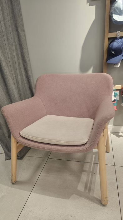 Кресло ikea б/у , цвет розовый
