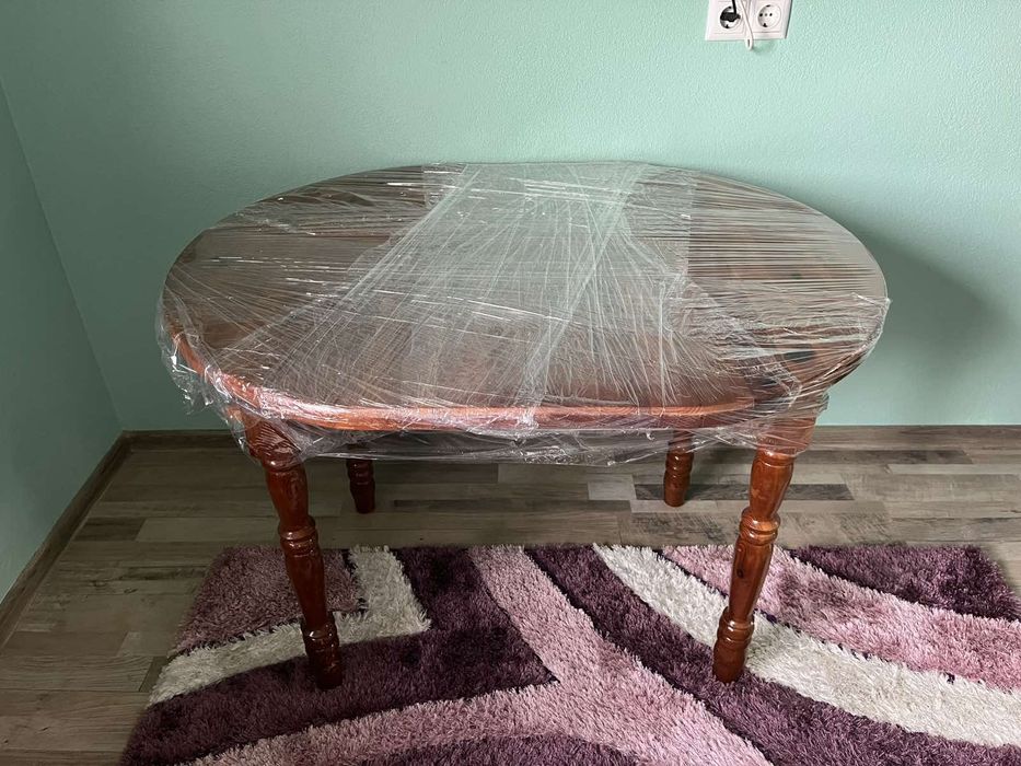 Маса дървена и 4 стола