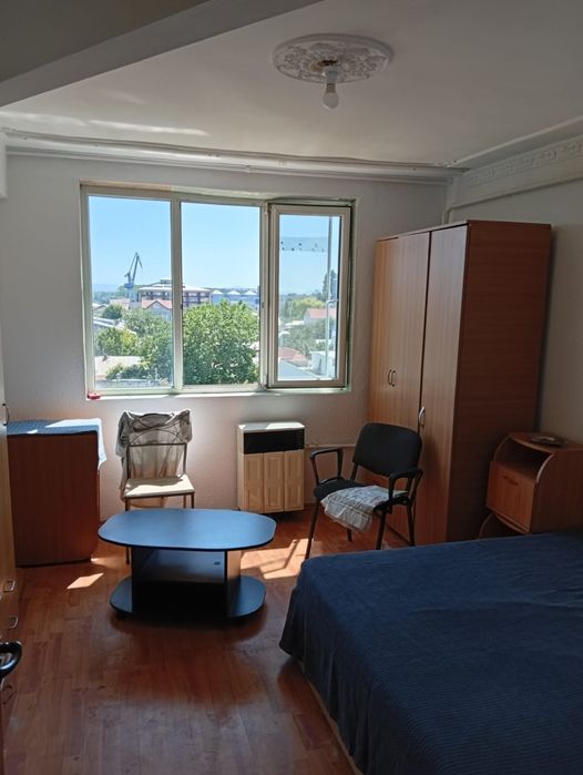 Închiriez camera de cămin transformata in garsoniera