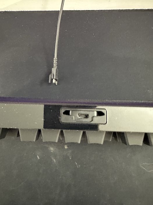 tastatura logitech pro (blue switch)