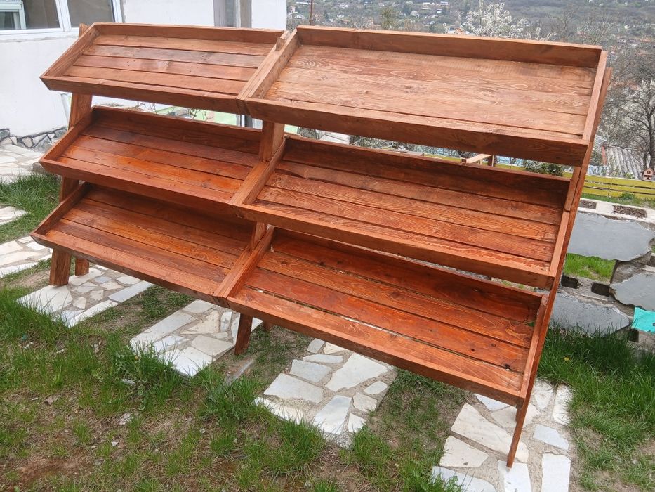Дървени стелажи за зеленчуци