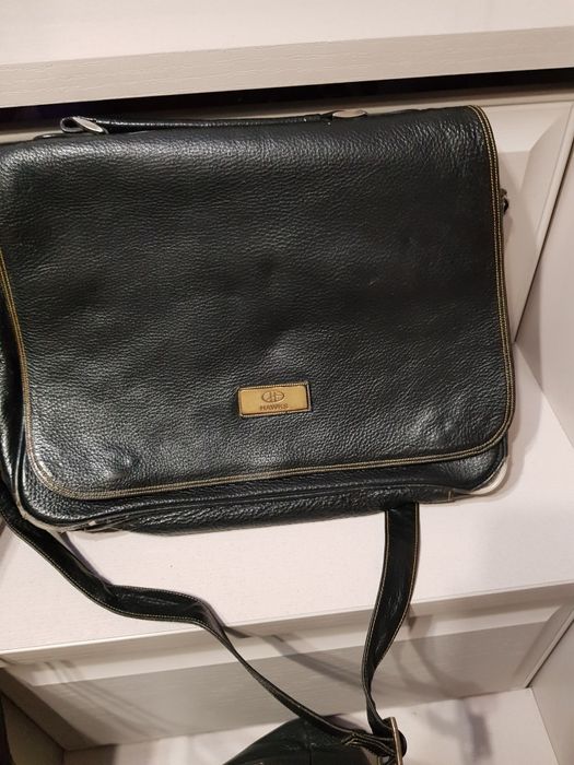 Продам планшетницу черную