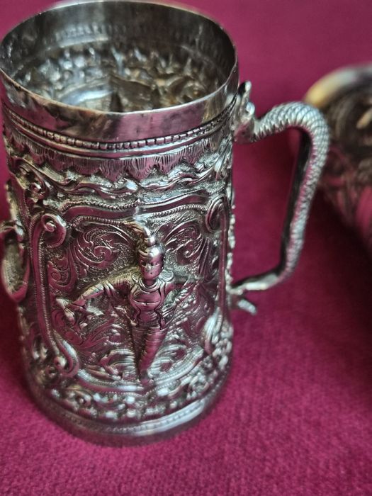 Сребърни чаши Стара Персия с божества