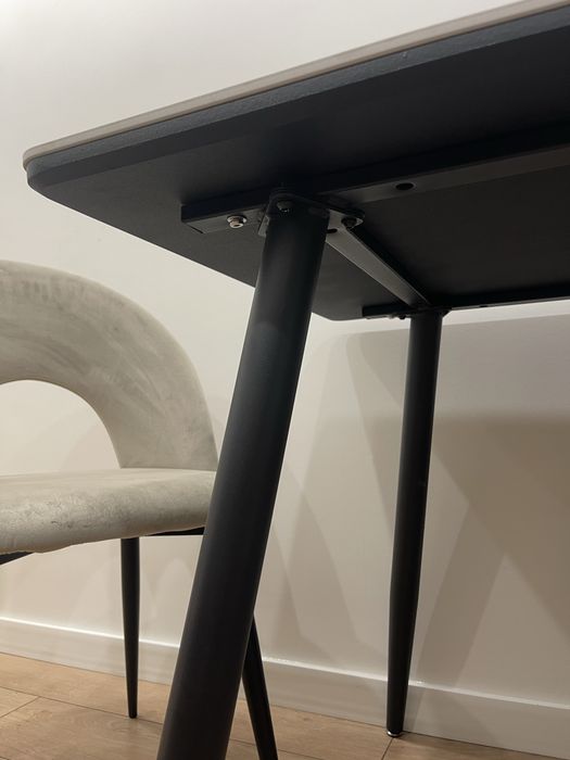 Кухонный новый стол