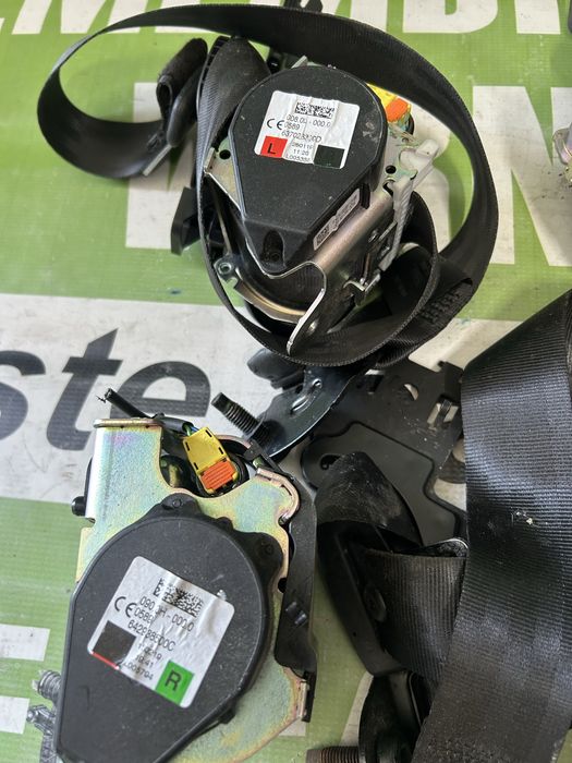 Centuri siguranță stânga și dreapta față Ford Focus 4