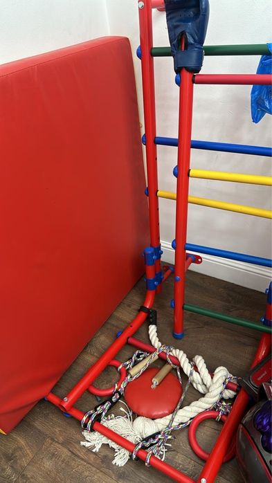 Детский спортивный комплекс / Шведская стенка с матом и канатом