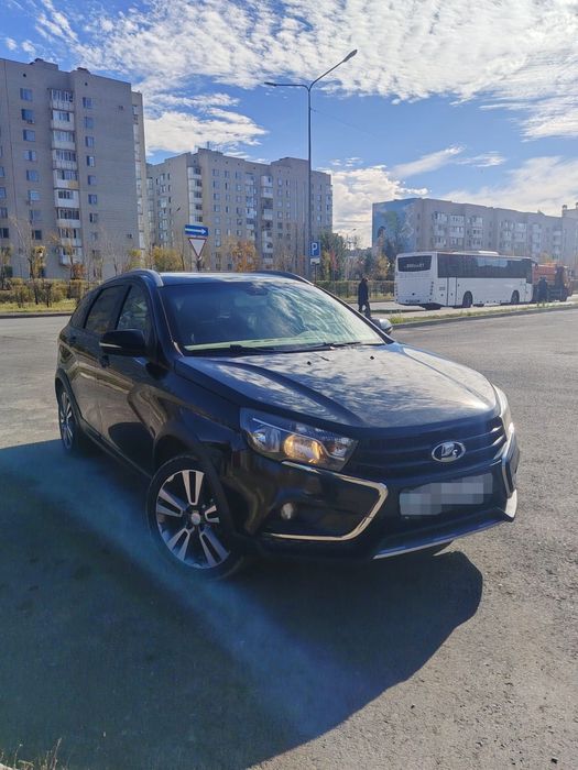 Машина Lada Vesta Cross