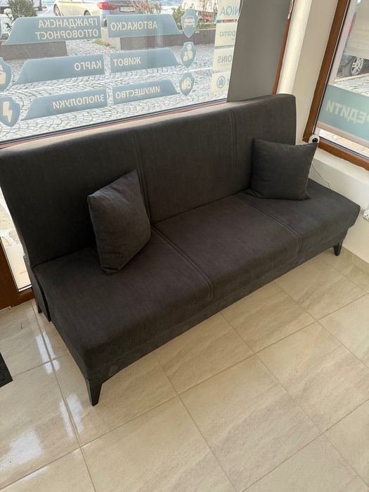 Разтегателен диван