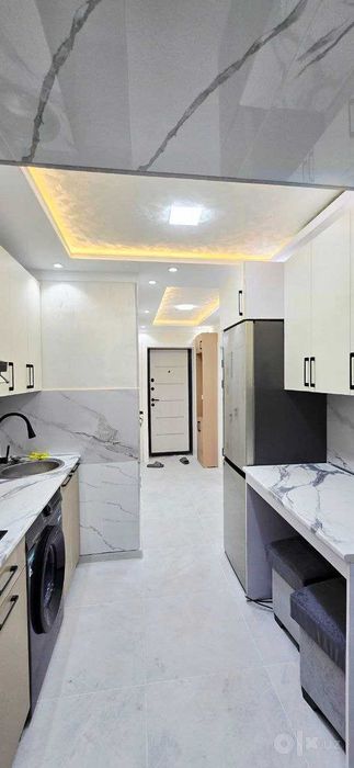 метро Буюк Ипак Йули, Буз базар