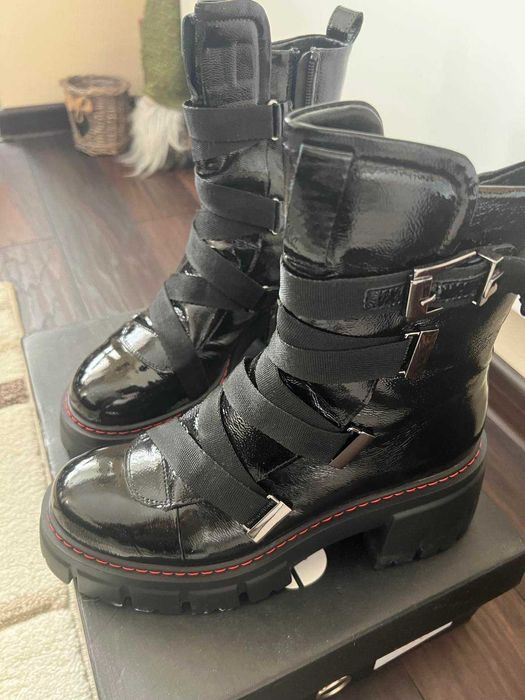 Лачени зимни боти от естествена кожа