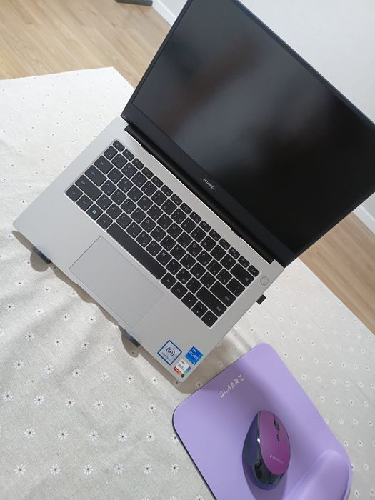 HUAWEI MateBook D14 — в идеальном состоянии
