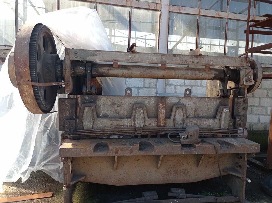 Гилотина за ламарина