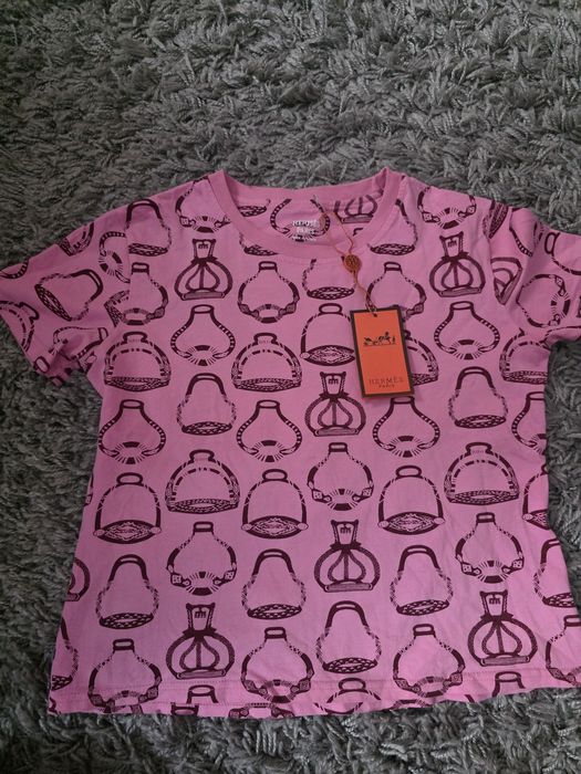 Уникалната чисто нова Маркова тениска С размер