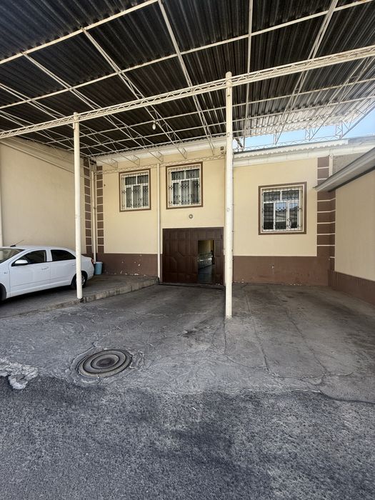 Yunusoboddan 6 sotixli hovli