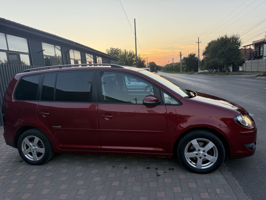 Vand volkswagen touran 7locuri