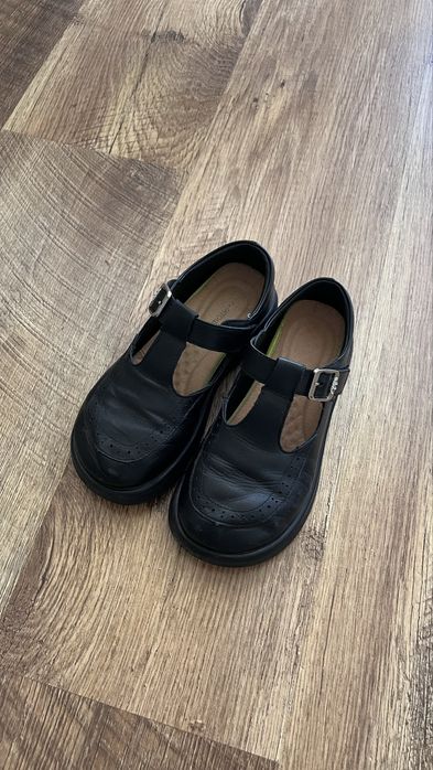 Продам детские туфли