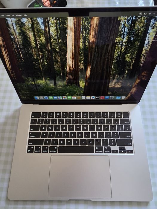 MacBook Air M2 15 (Серебристый)