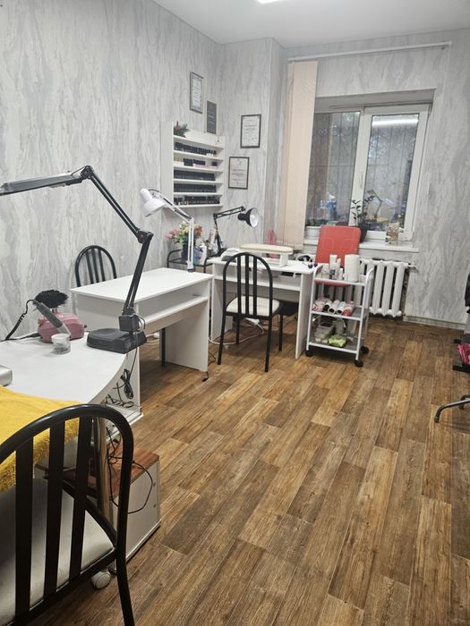 Аренда маникюрного стола.