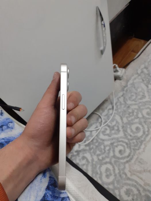 Продам айфон 13 128гб