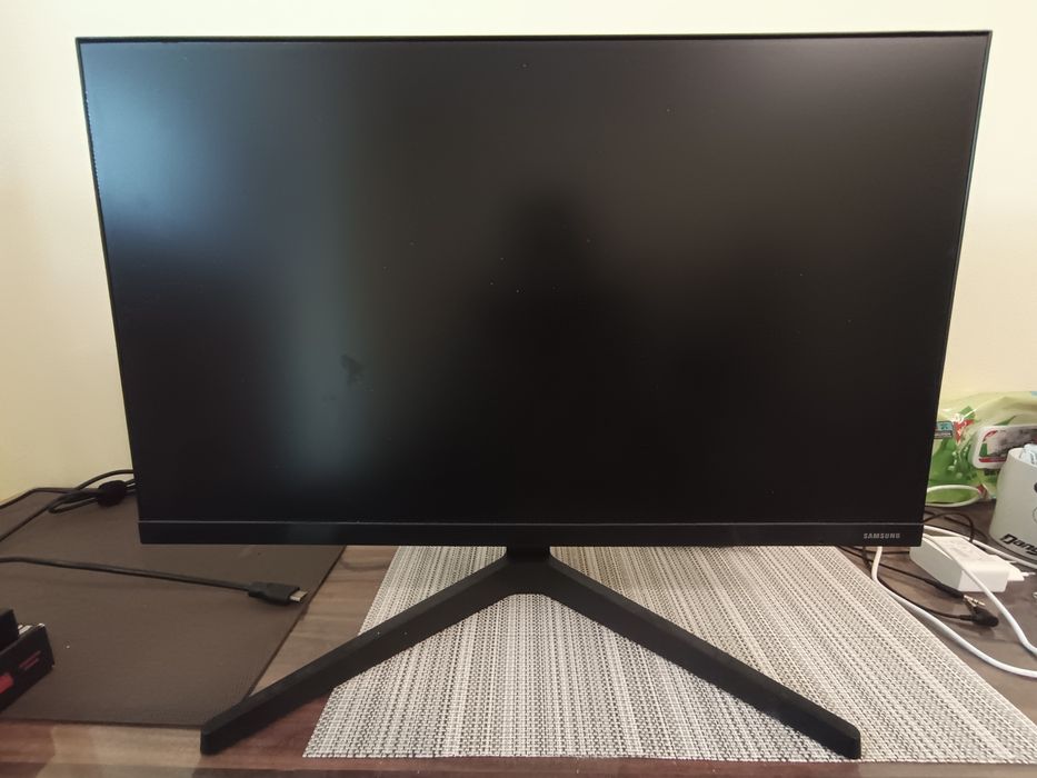 Монитор Samsung 75 Hz