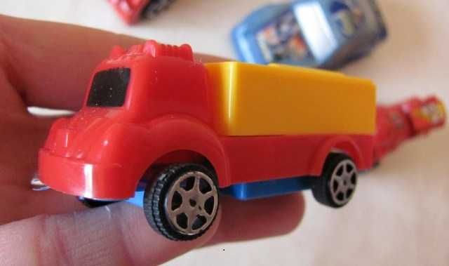 Малки играчки, колички