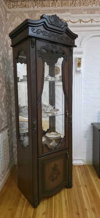 Пенал камод сотилади.