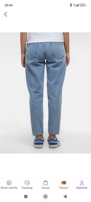 Yashirin kamerada siyayotgan ayolning videosi