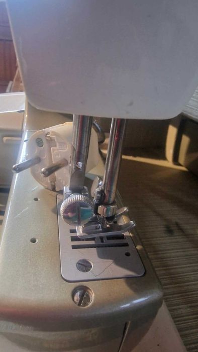 Masina de Cusut Husqvarna