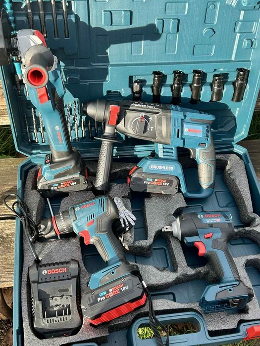 Предлагам чисто нов комплект четири в едно на bosch