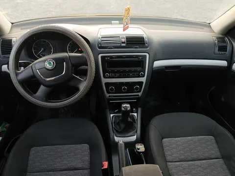 SKODA Octavia 2011 — imagine 2