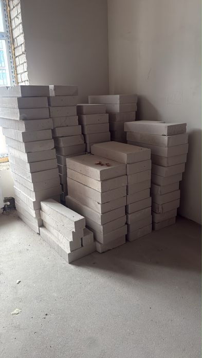 Продам блоки и кирпичи