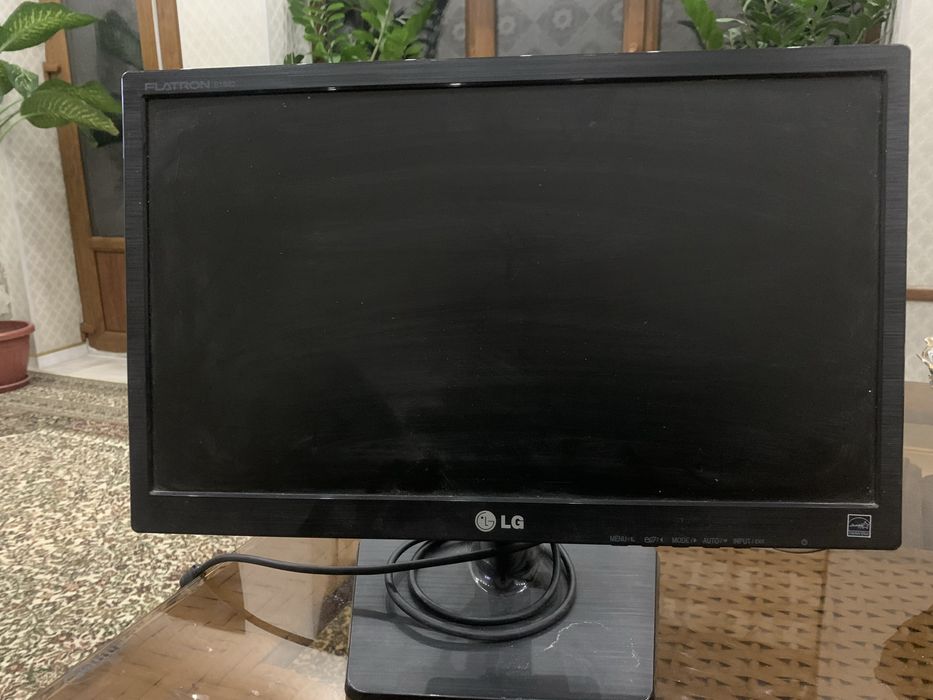 LG manitor sotiladi