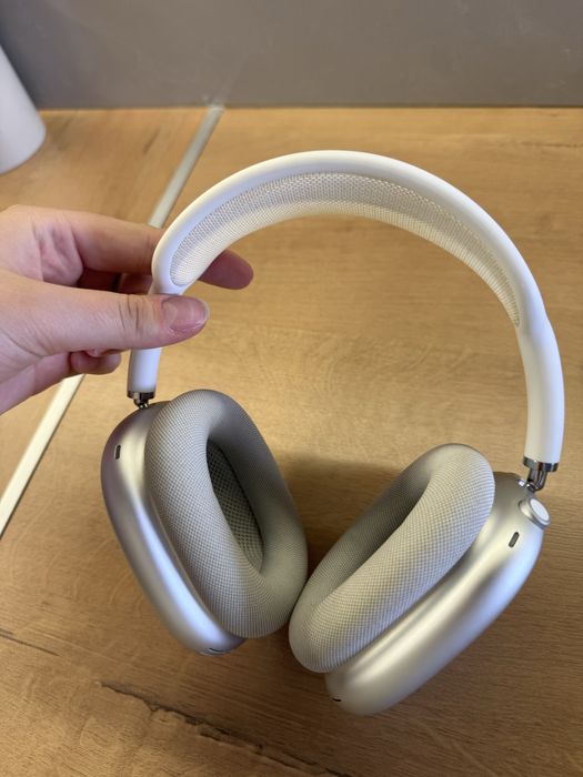 AirPods Max продам